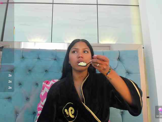 PocahontasPow webcam