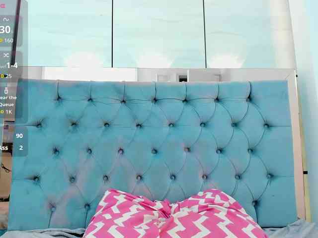 PocahontasPow webcam