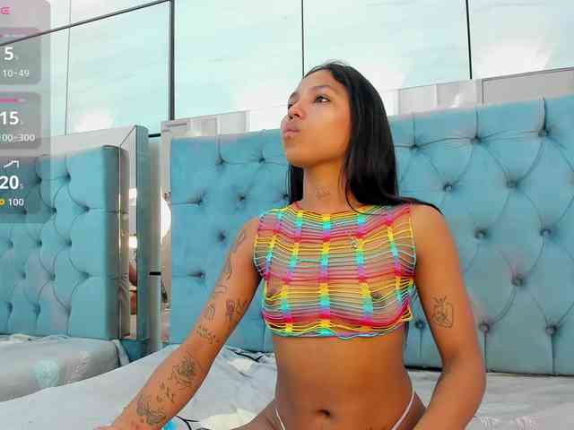 PocahontasPow webcam