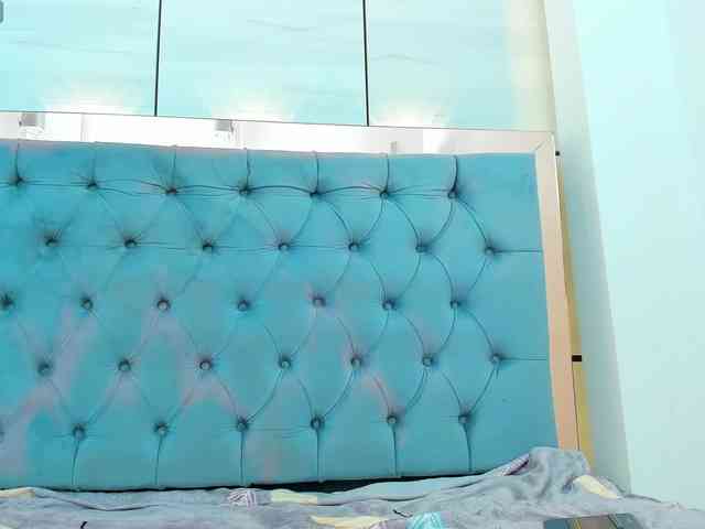 PocahontasPow webcam