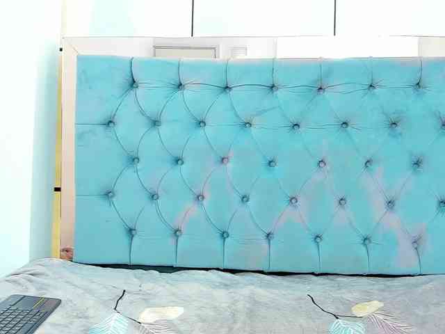 PocahontasPow webcam