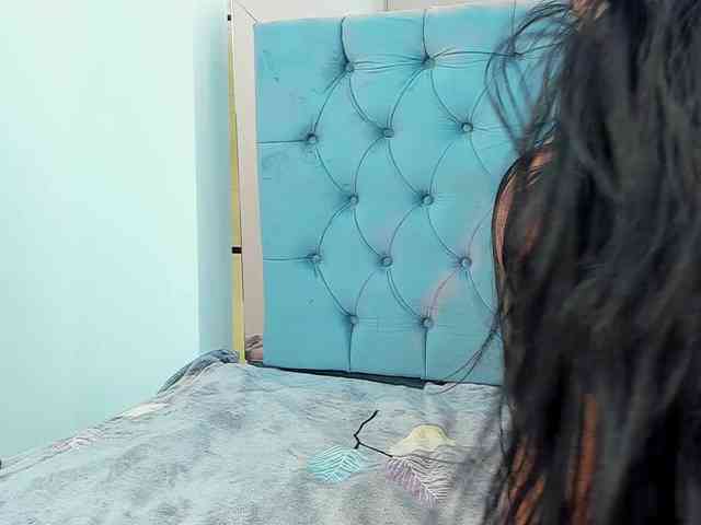 PocahontasPow webcam