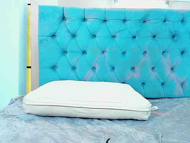 PocahontasPow webcam