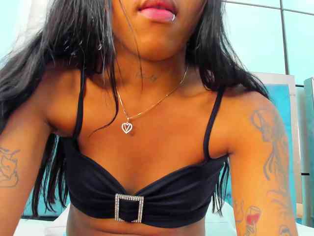 PocahontasPow webcam