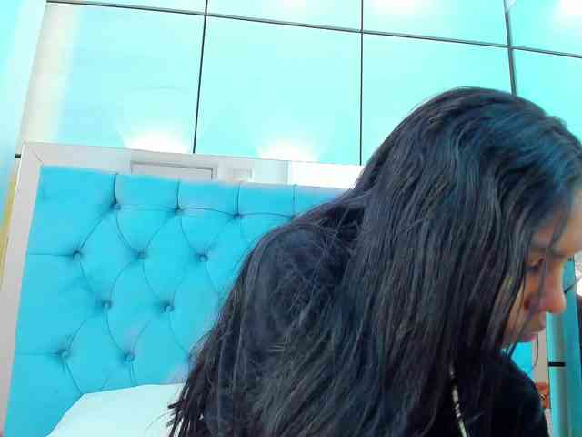 PocahontasPow webcam