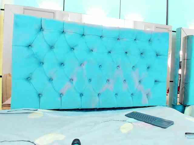 PocahontasPow webcam