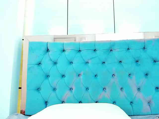 PocahontasPow webcam