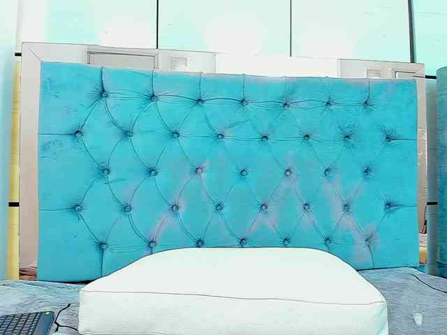 PocahontasPow webcam