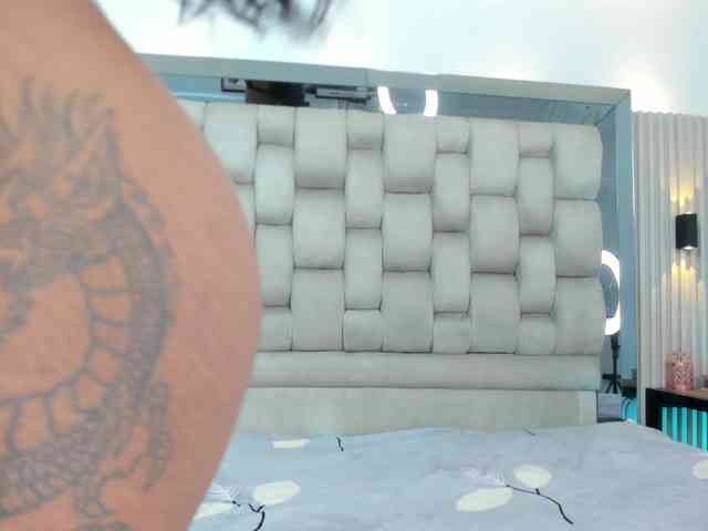 PocahontasPow webcam