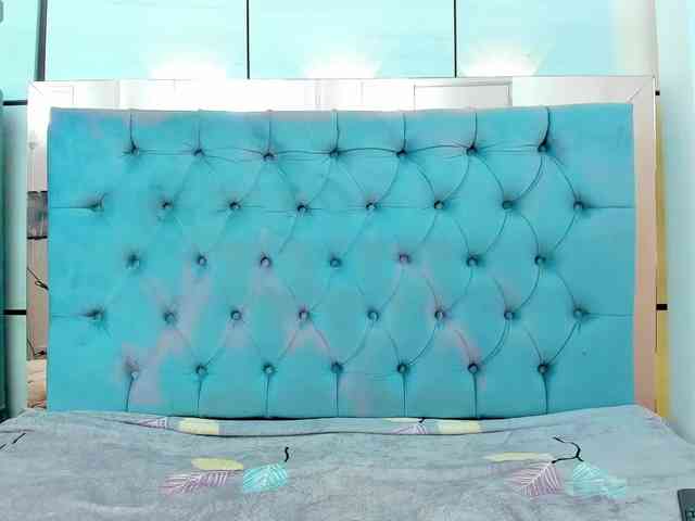 PocahontasPow webcam