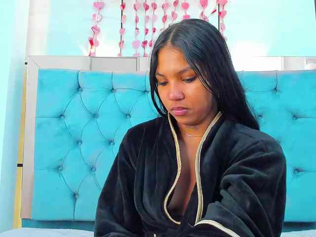 PocahontasPow webcam