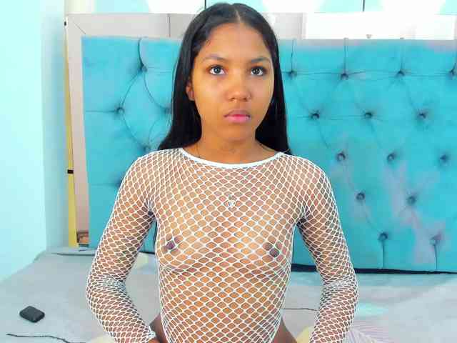 PocahontasPow webcam