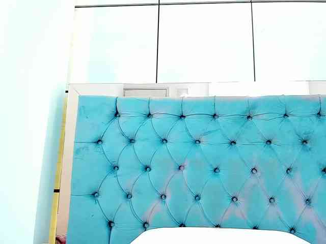 PocahontasPow webcam