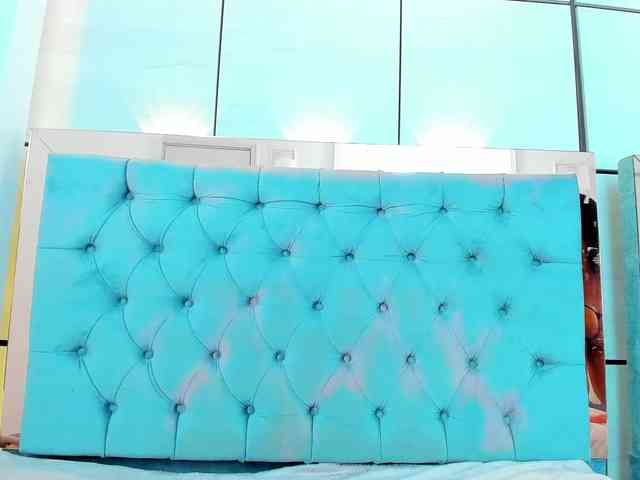 PocahontasPow webcam