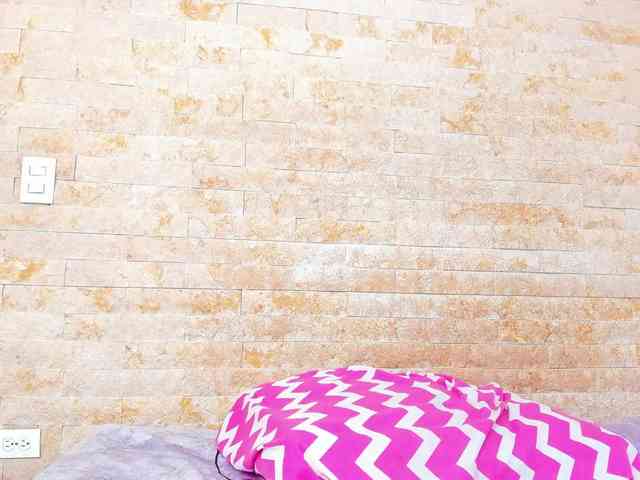 PocahontasPow webcam