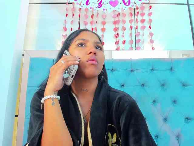 PocahontasPow webcam