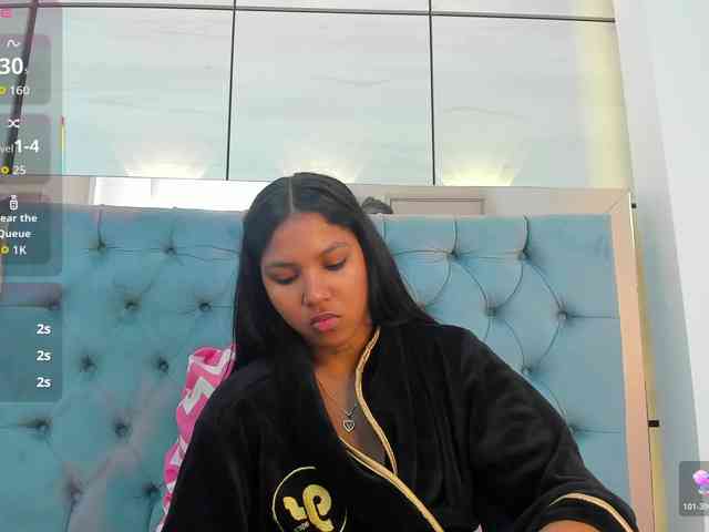 PocahontasPow webcam