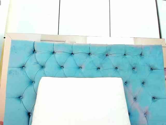 PocahontasPow webcam