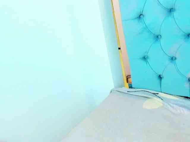 PocahontasPow webcam