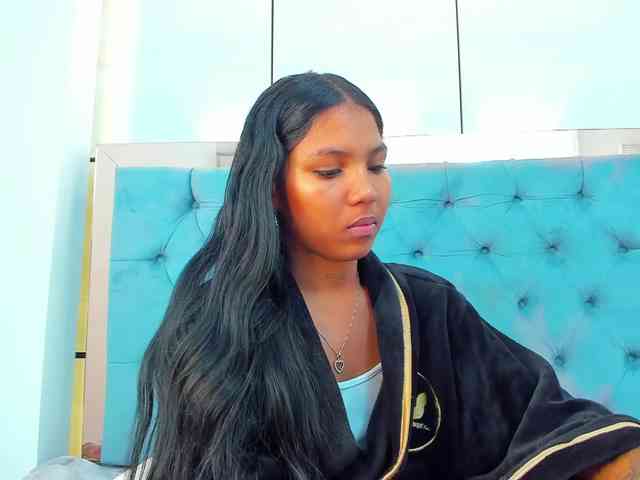 PocahontasPow webcam