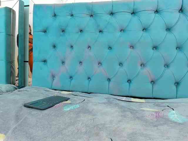 PocahontasPow webcam