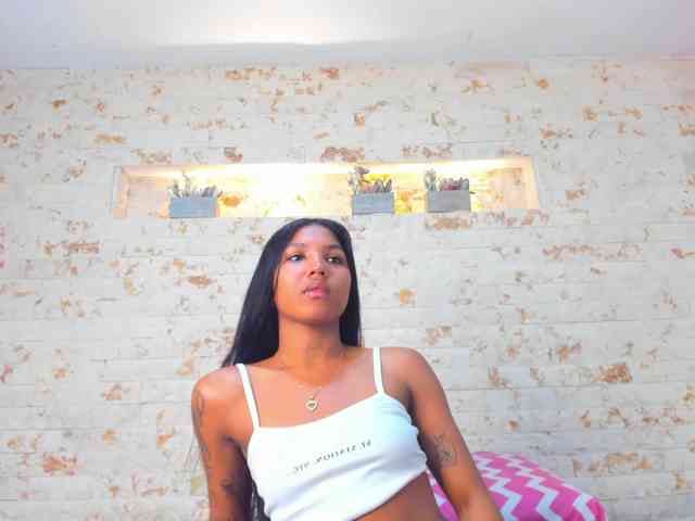 PocahontasPow webcam