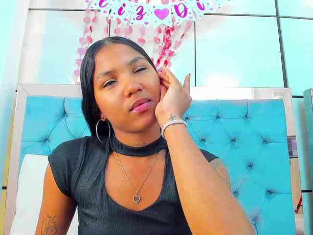 PocahontasPow webcam