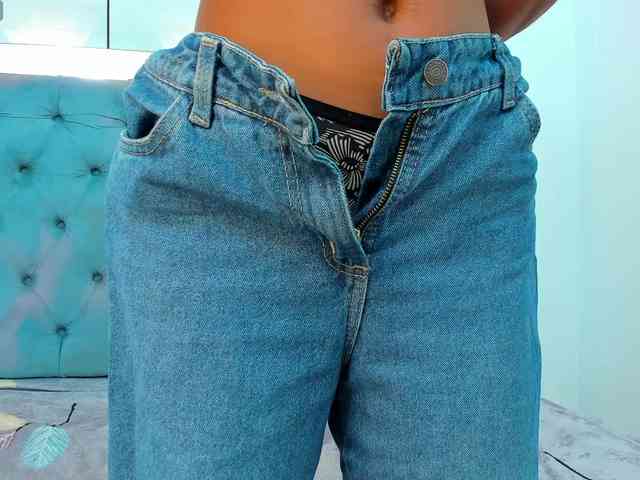 PocahontasPow webcam