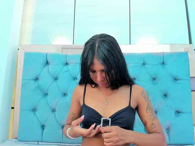 PocahontasPow webcam