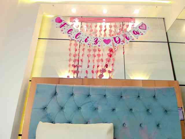 PocahontasPow Live Webcam on BongaCams