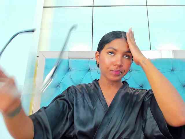 PocahontasPow webcam