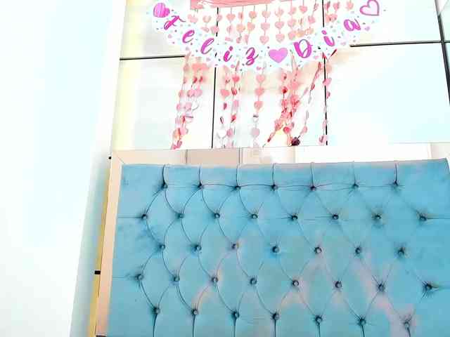 PocahontasPow webcam