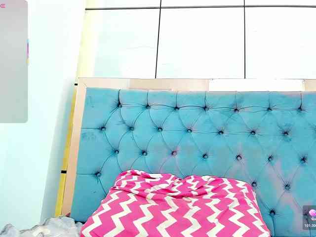 PocahontasPow webcam