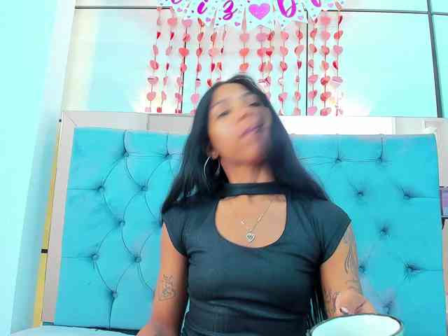 PocahontasPow webcam