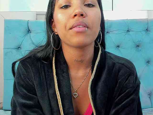 PocahontasPow webcam