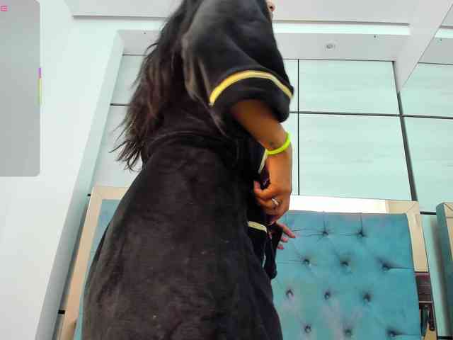 PocahontasPow webcam