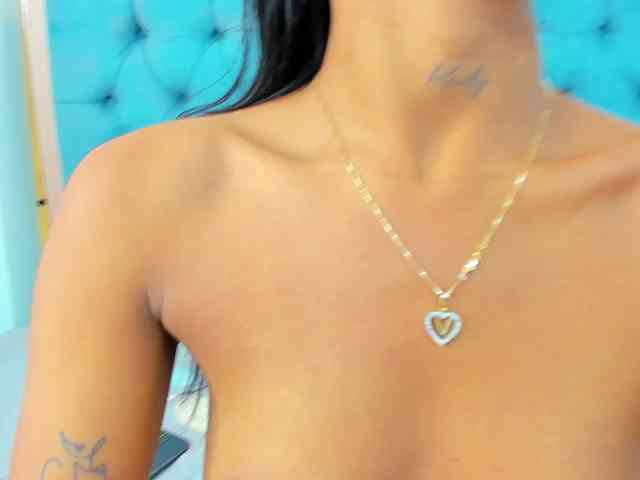 PocahontasPow webcam