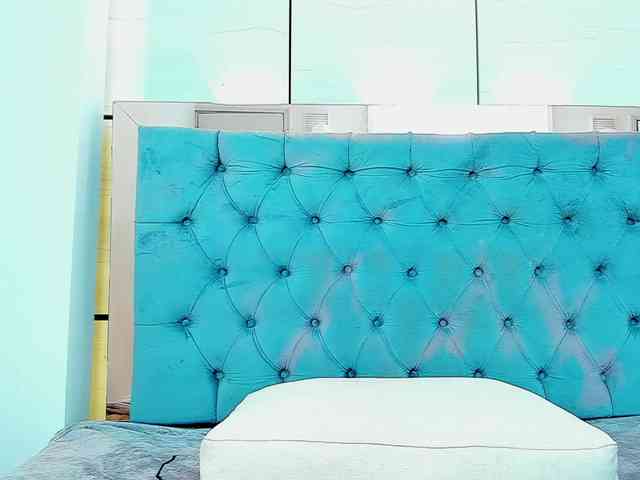 PocahontasPow webcam