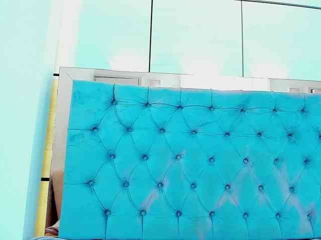 PocahontasPow webcam