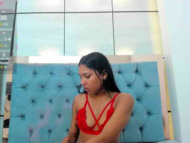 PocahontasPow webcam