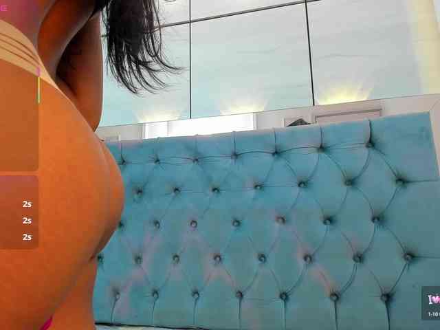 PocahontasPow webcam