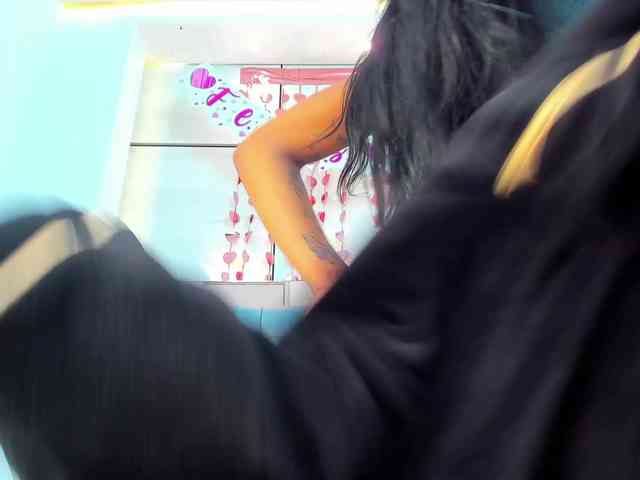 PocahontasPow webcam