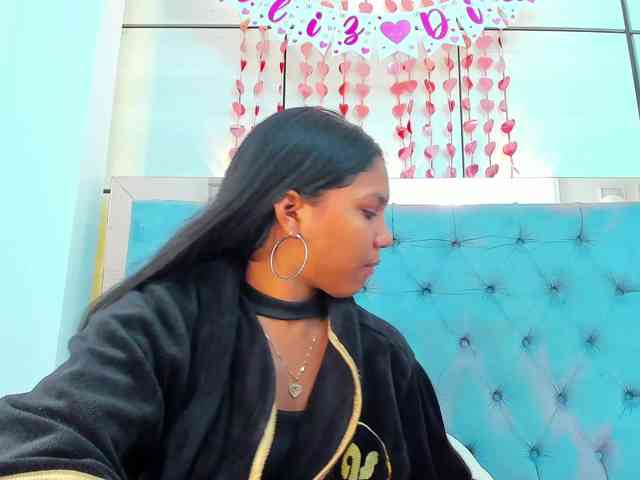 PocahontasPow webcam