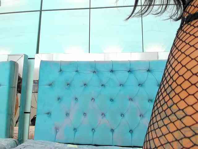 PocahontasPow webcam