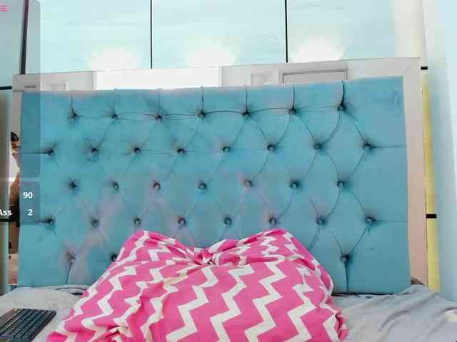 PocahontasPow webcam