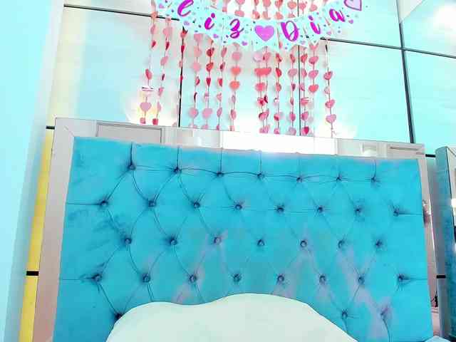 PocahontasPow webcam