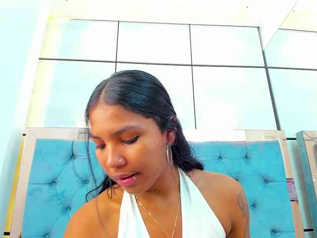 PocahontasPow webcam