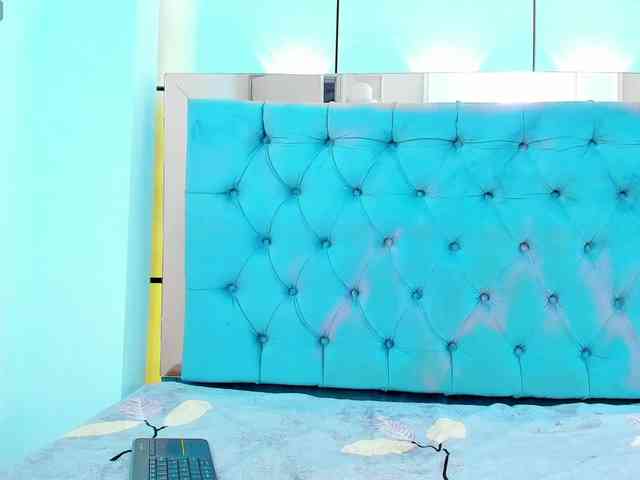 PocahontasPow webcam