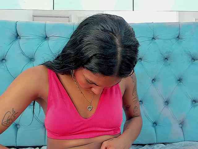 PocahontasPow webcam