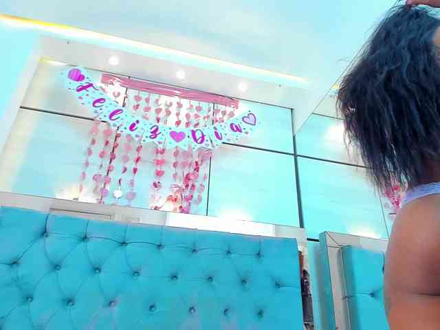 PocahontasPow webcam